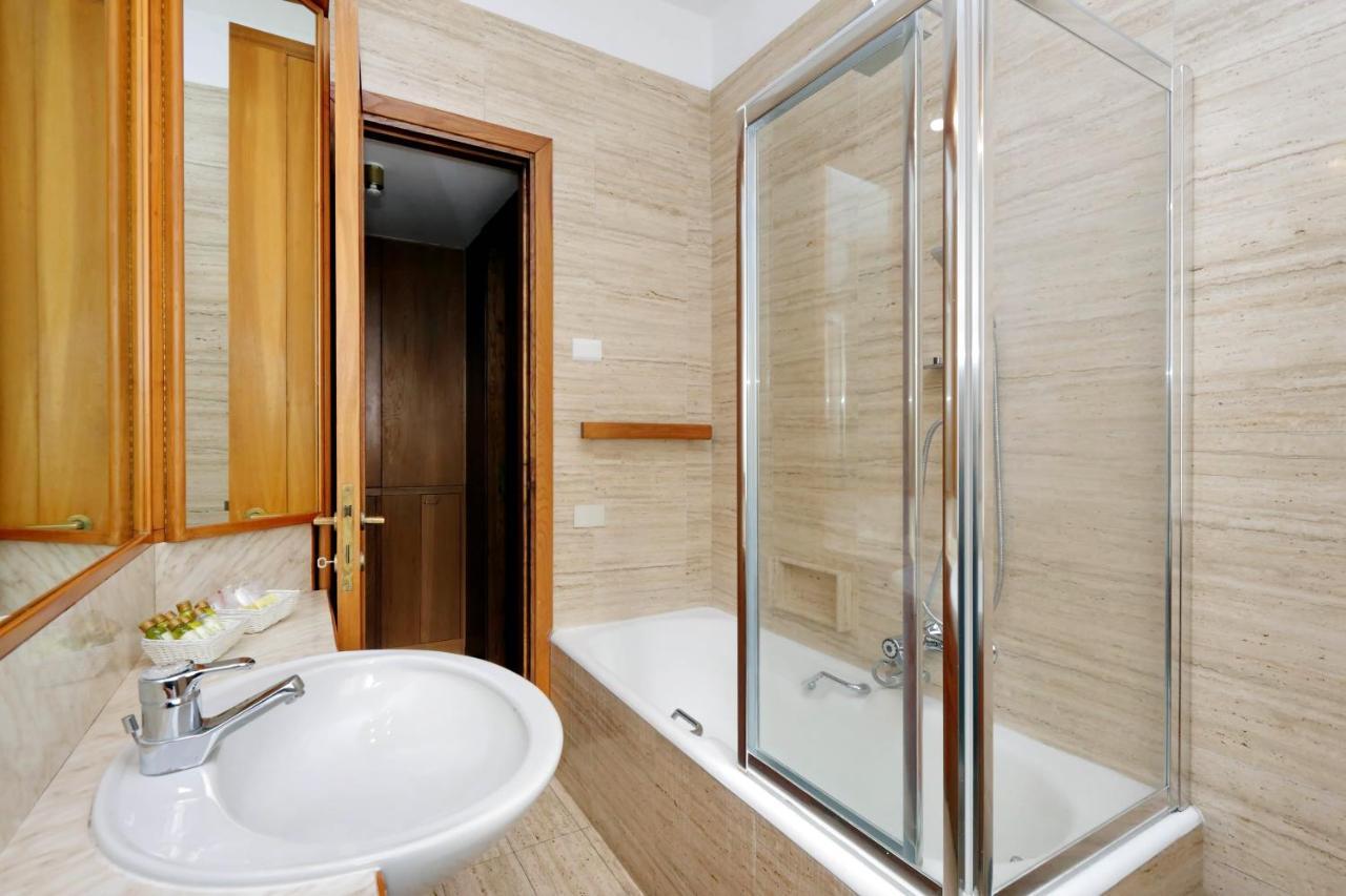 Frattina Family Romantic Superior Suite Exterior foto